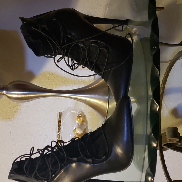 Black booties - Picture 2 of 3